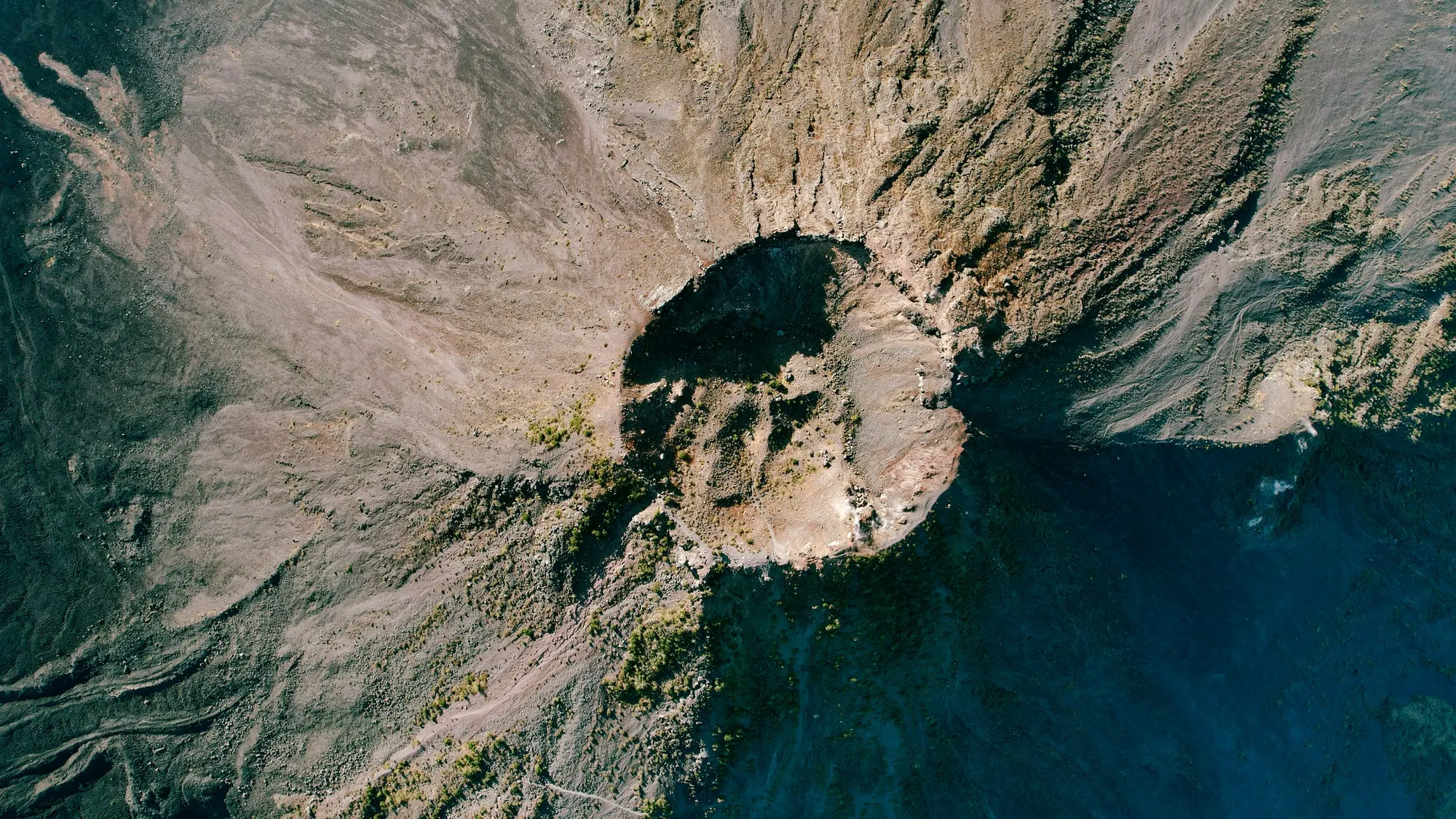 The bare black cone of the Izalco volcano